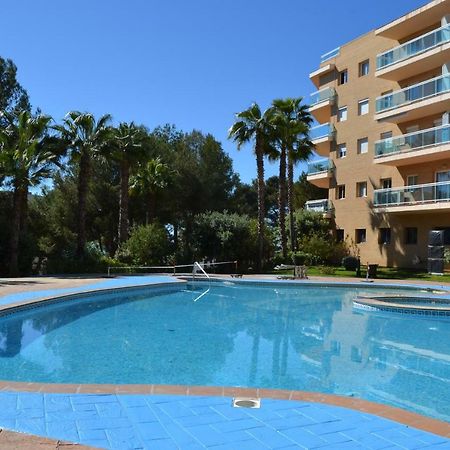 Lovely Familiar Apartment With Pool In Cap 살루 외부 사진