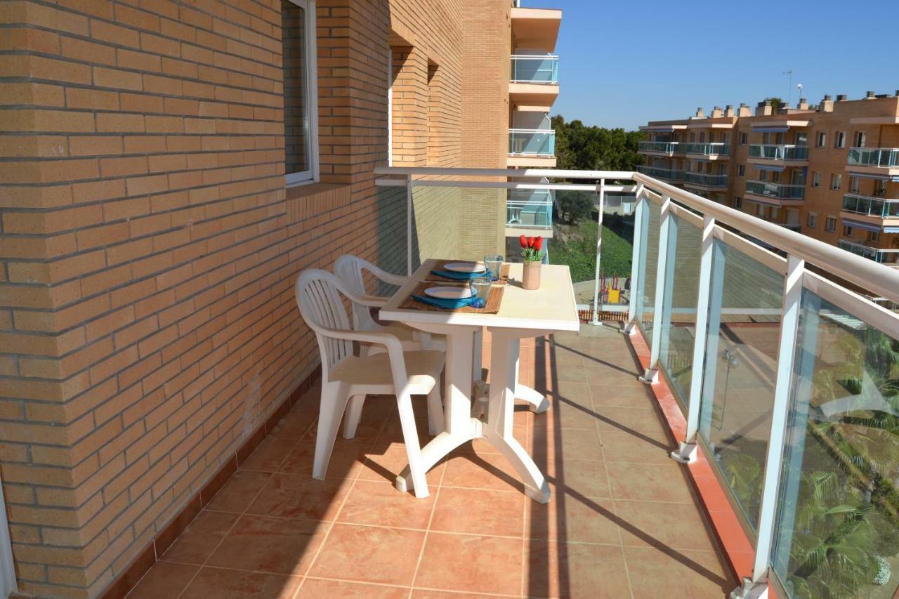 Lovely Familiar Apartment With Pool In Cap 살루 외부 사진
