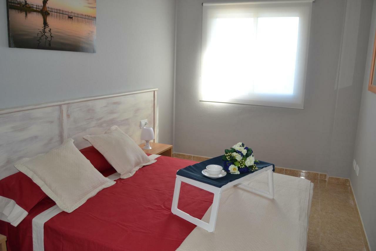 Lovely Familiar Apartment With Pool In Cap 살루 외부 사진