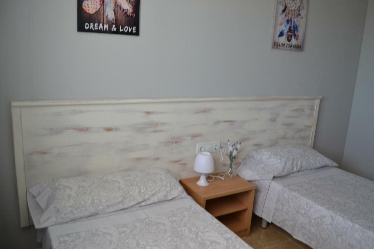 Lovely Familiar Apartment With Pool In Cap 살루 외부 사진