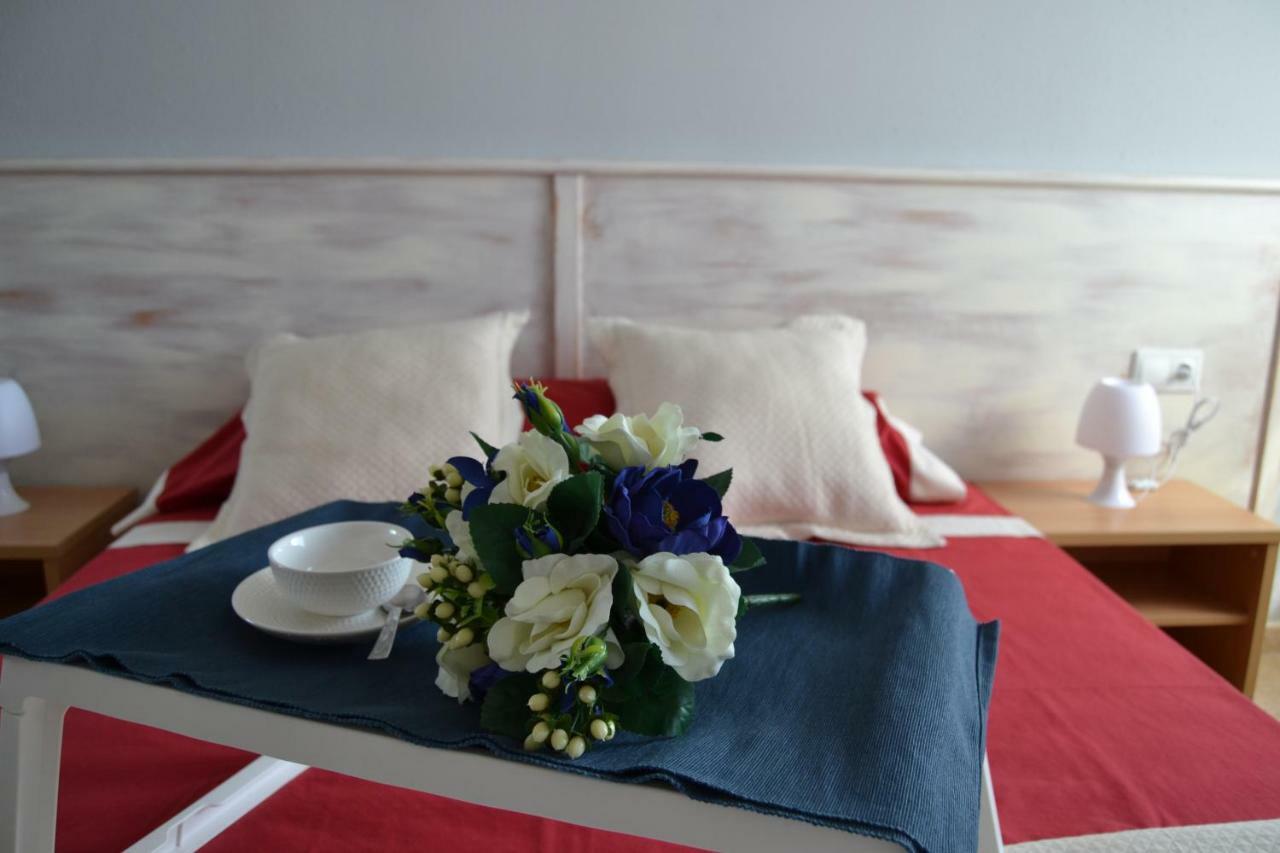 Lovely Familiar Apartment With Pool In Cap 살루 외부 사진