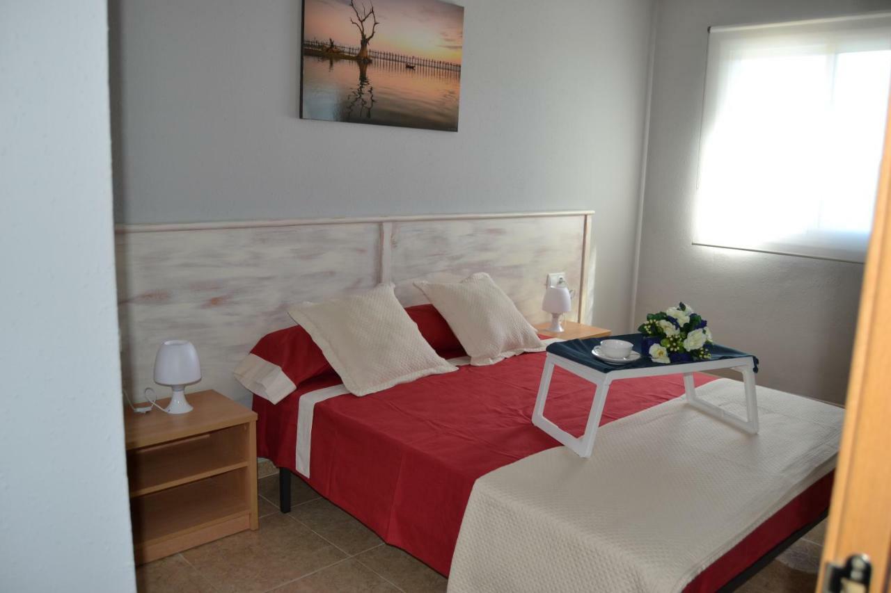 Lovely Familiar Apartment With Pool In Cap 살루 외부 사진