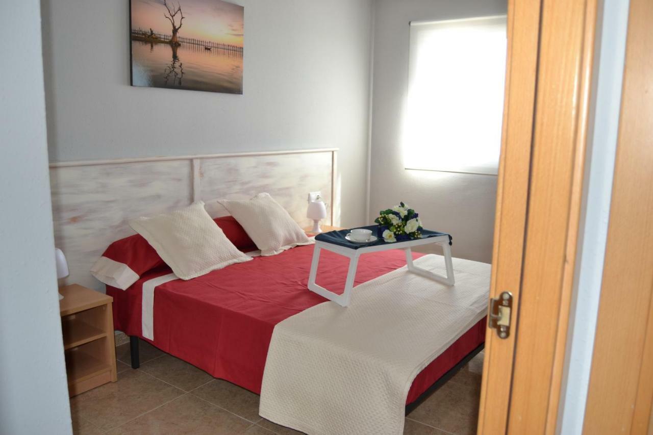 Lovely Familiar Apartment With Pool In Cap 살루 외부 사진