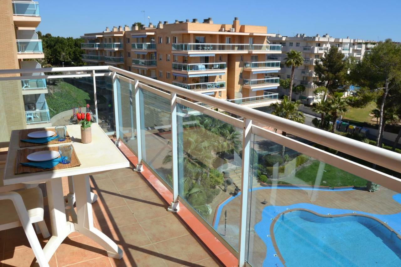 Lovely Familiar Apartment With Pool In Cap 살루 외부 사진