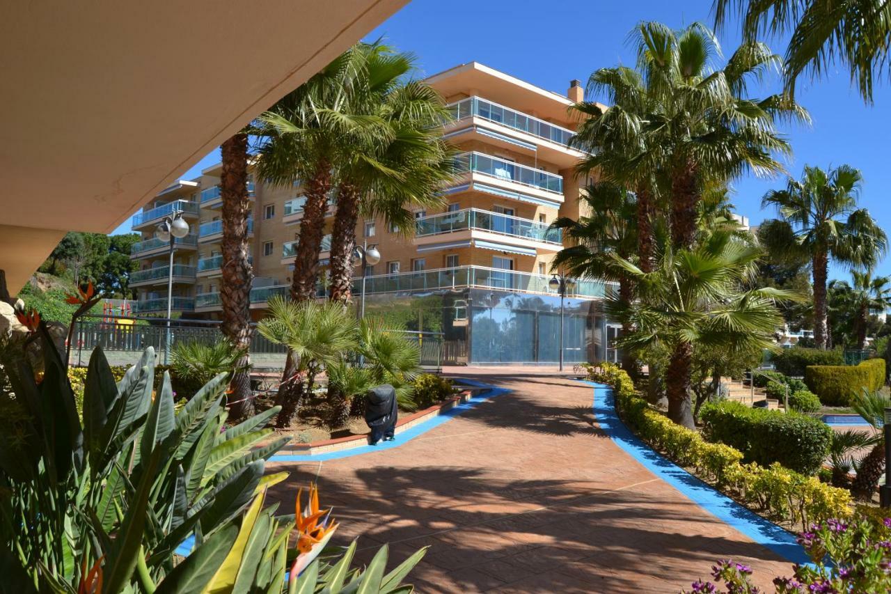Lovely Familiar Apartment With Pool In Cap 살루 외부 사진