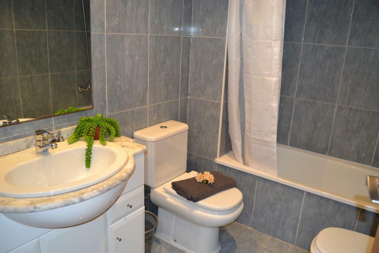 Lovely Familiar Apartment With Pool In Cap 살루 외부 사진