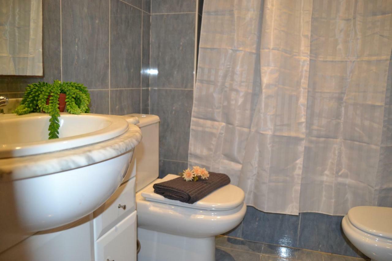 Lovely Familiar Apartment With Pool In Cap 살루 외부 사진
