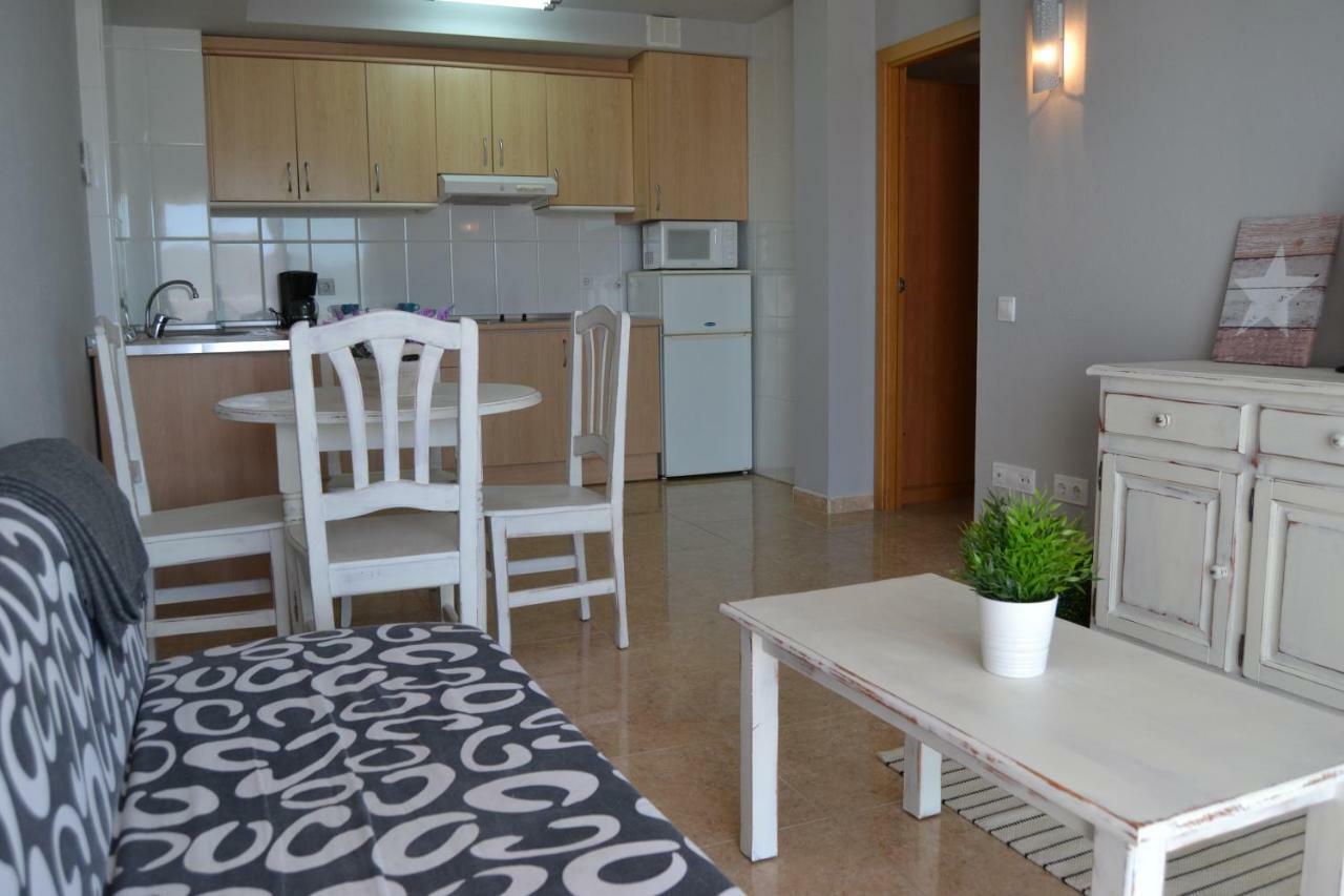 Lovely Familiar Apartment With Pool In Cap 살루 외부 사진
