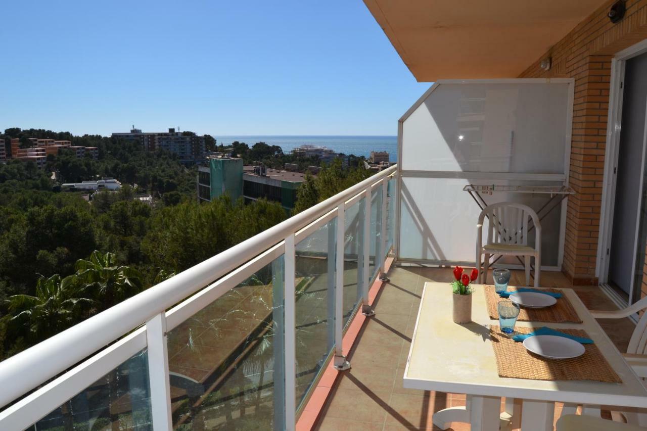 Lovely Familiar Apartment With Pool In Cap 살루 외부 사진